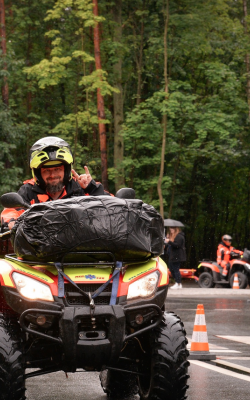 Ratownik medyczny na molo